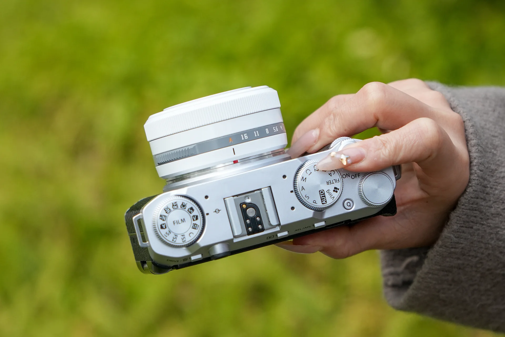 TTartisan AF 27mm F2.8 ホワイト あのTTArtisan AF 27mm f2.8 XのWhite Limited Editionの実物が