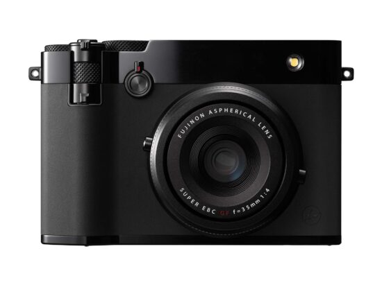 FUJIFILM-GFX100RF-FRAGMENT-
